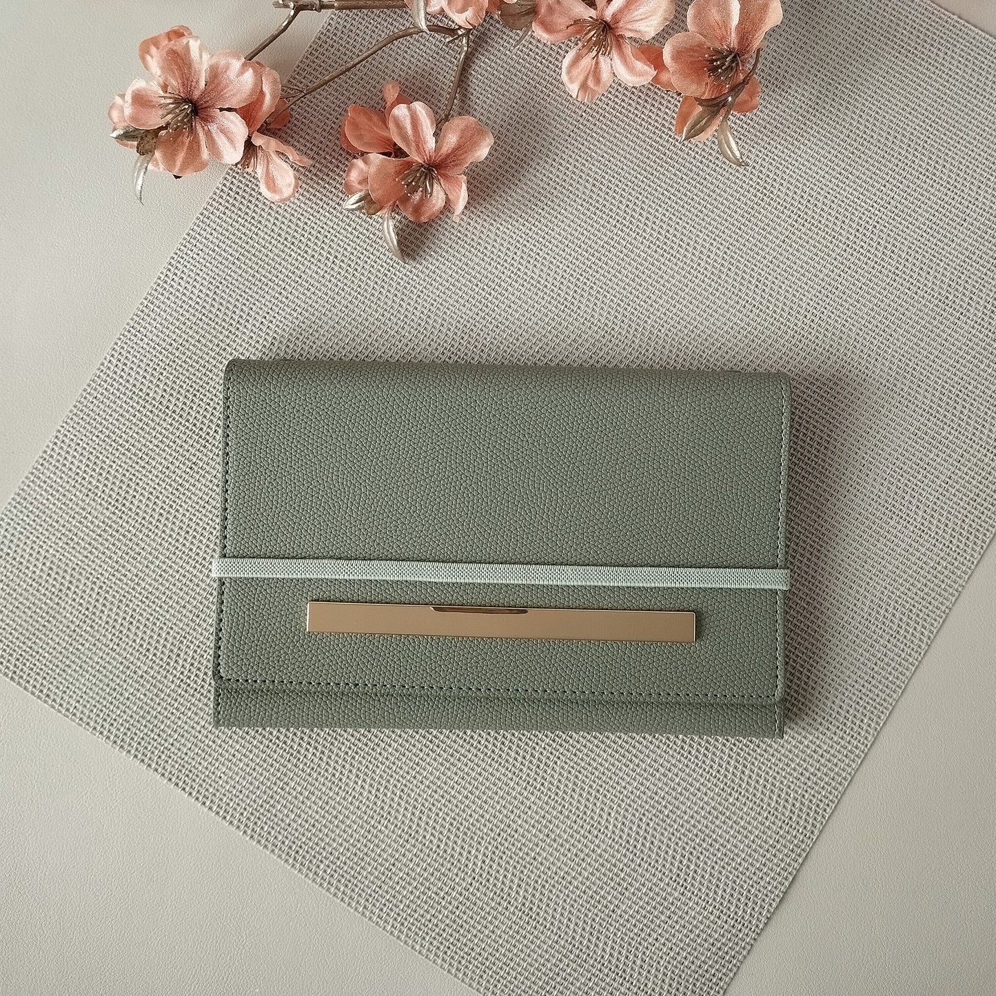 bovenaanzicht dichte louise binder in salie groen